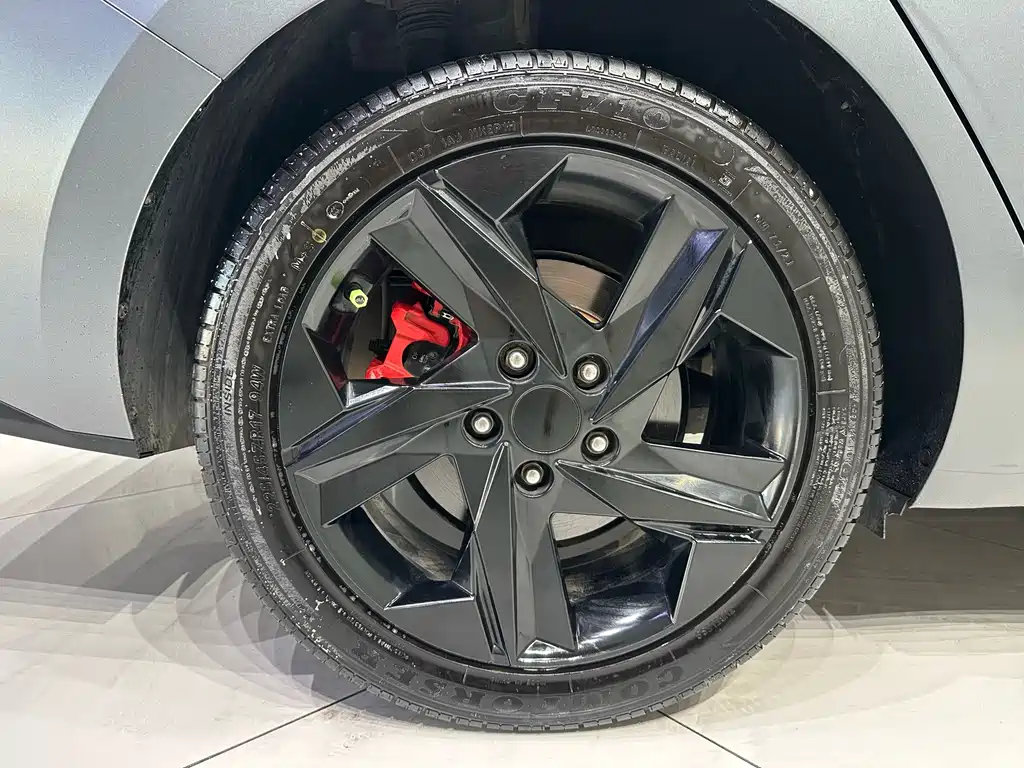 Hyundai Elantra — миниатюра 20