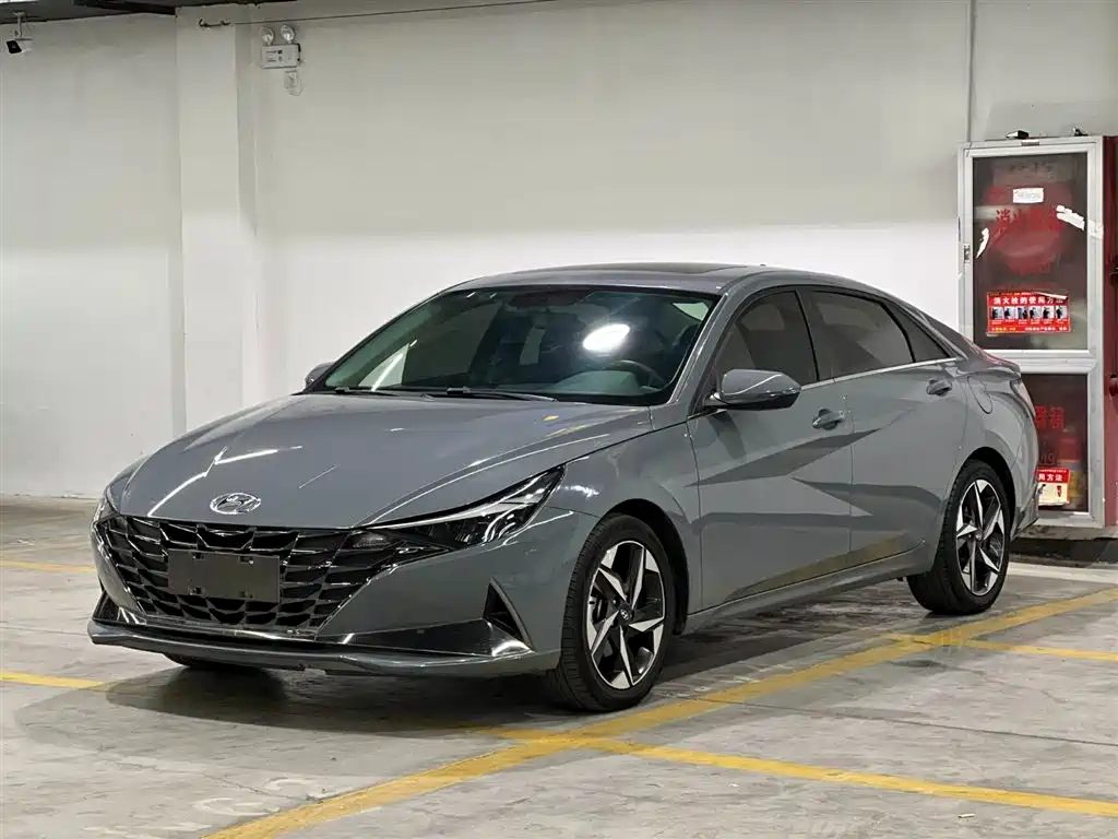 HYUNDAI ELANTRA