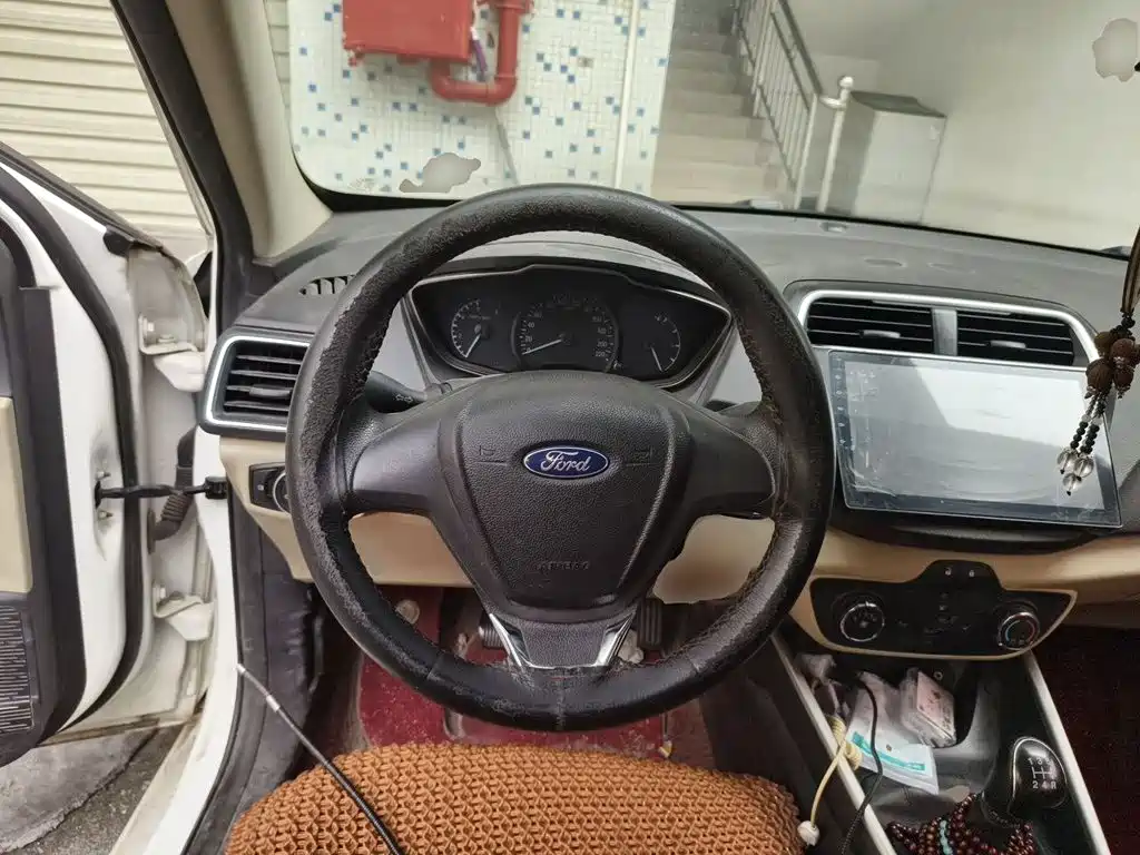 Ford Escort — миниатюра 6