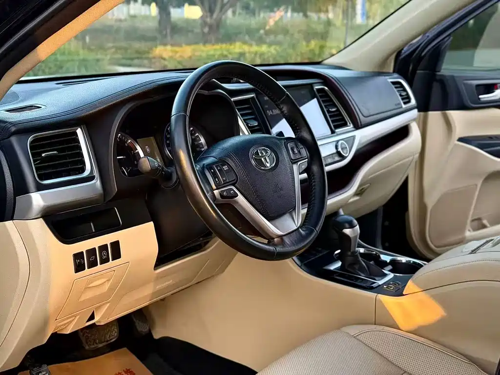 Toyota Highlander — миниатюра 4