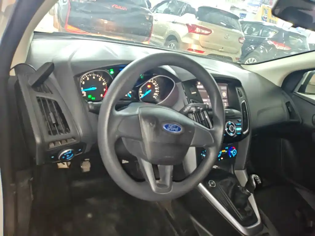 Ford Focus — миниатюра 10