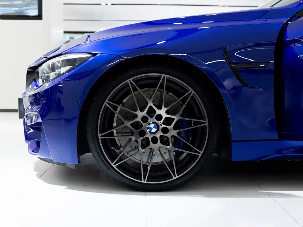 BMW M4 — миниатюра 3