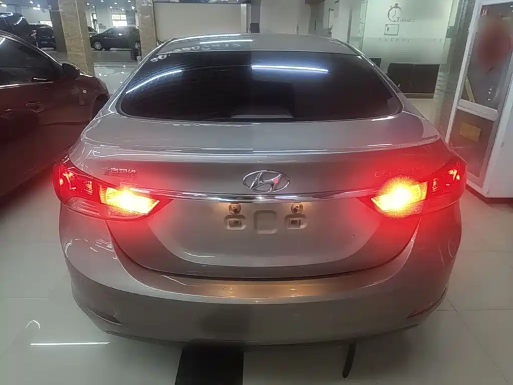 Hyundai Elantra Langdong — миниатюра 6