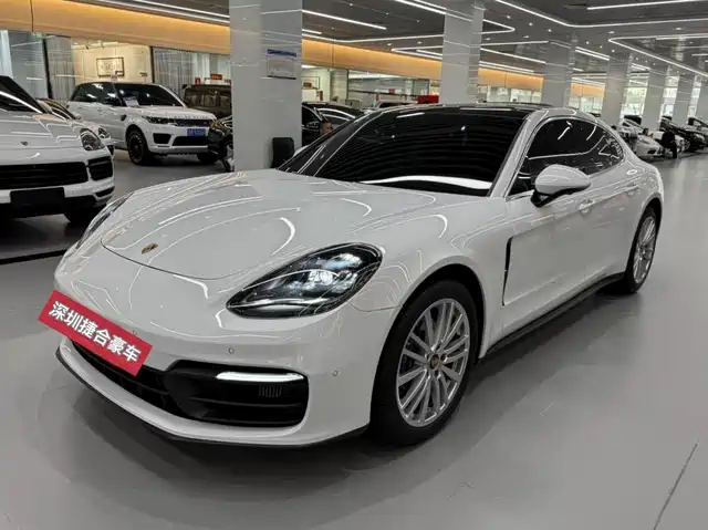 PORSCHE PANAMERA