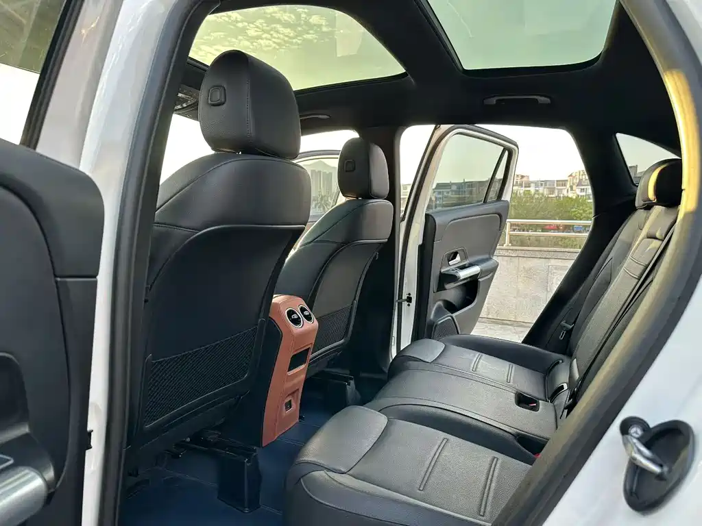 Mercedes-Benz GLA — миниатюра 6