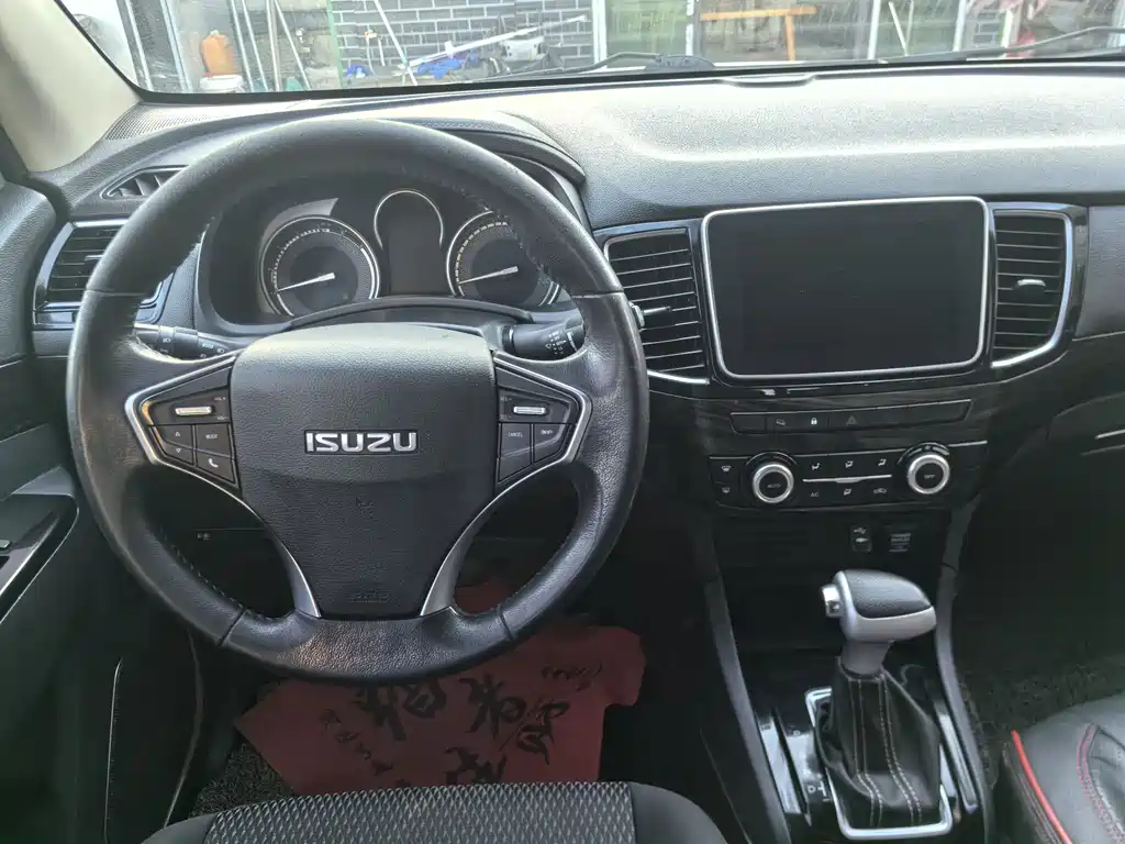 ISUZU D MAX