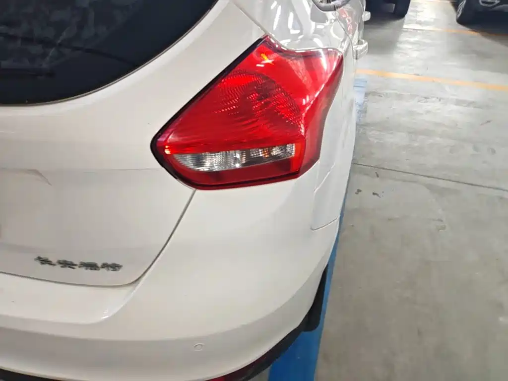 Ford Focus — миниатюра 8