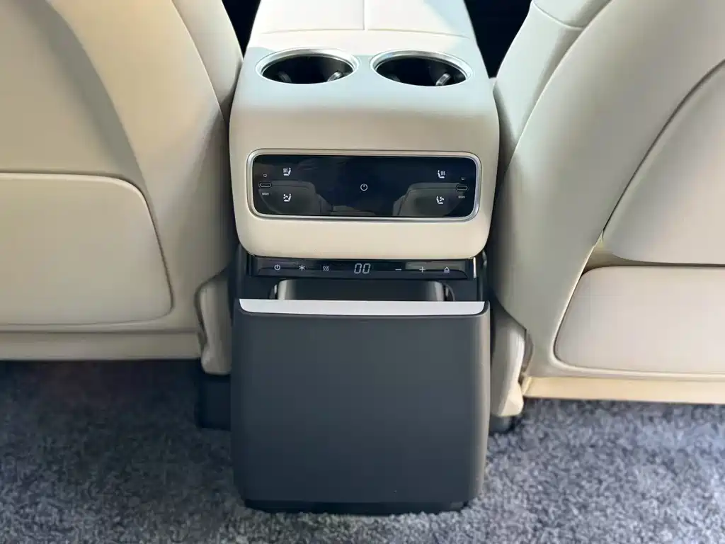 Li Auto Li MEGA — миниатюра 7