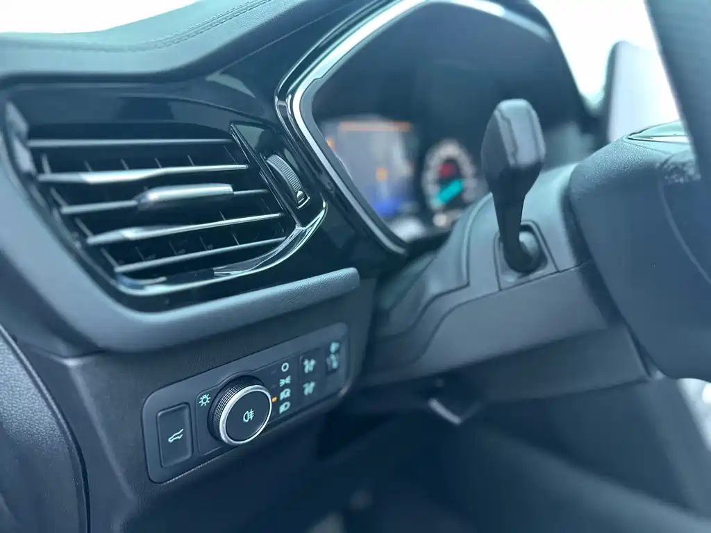 Ford Escape — миниатюра 15