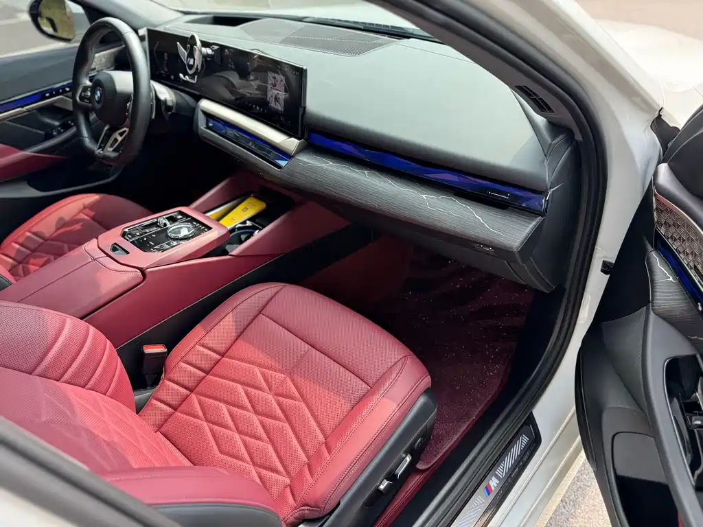 BMW 5 Series — миниатюра 8