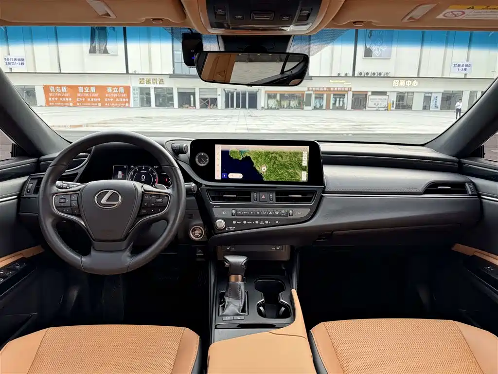Lexus ES — миниатюра 5