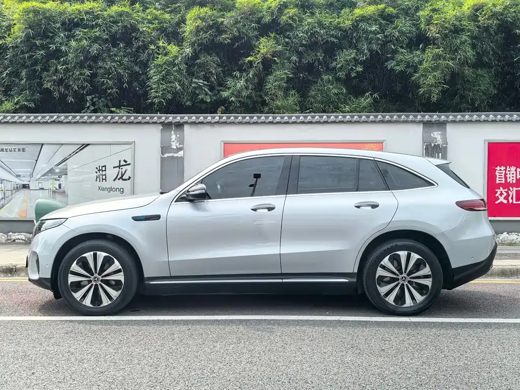 Mercedes-Benz EQC — миниатюра 9