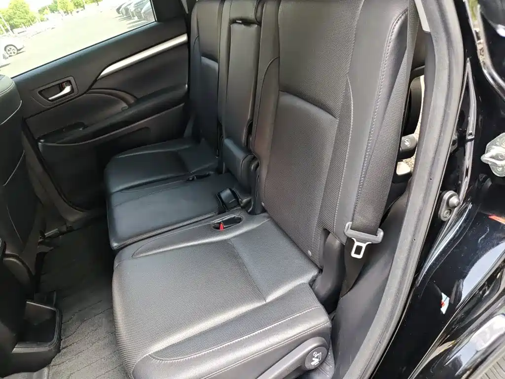 Toyota Highlander — миниатюра 18