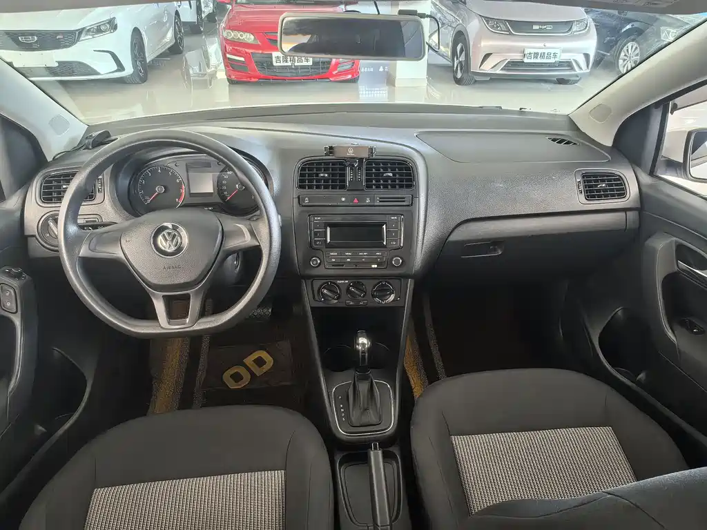 Volkswagen Polo — миниатюра 8