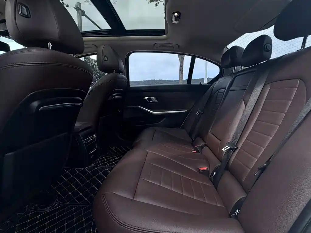 BMW 3 Series — миниатюра 8