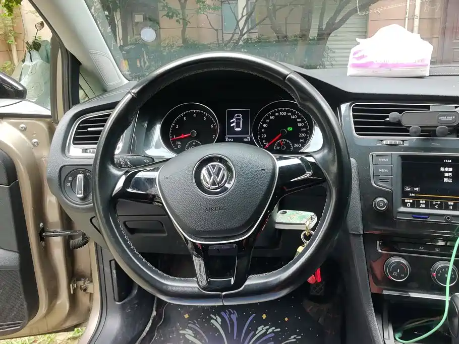 Volkswagen Golf — миниатюра 15