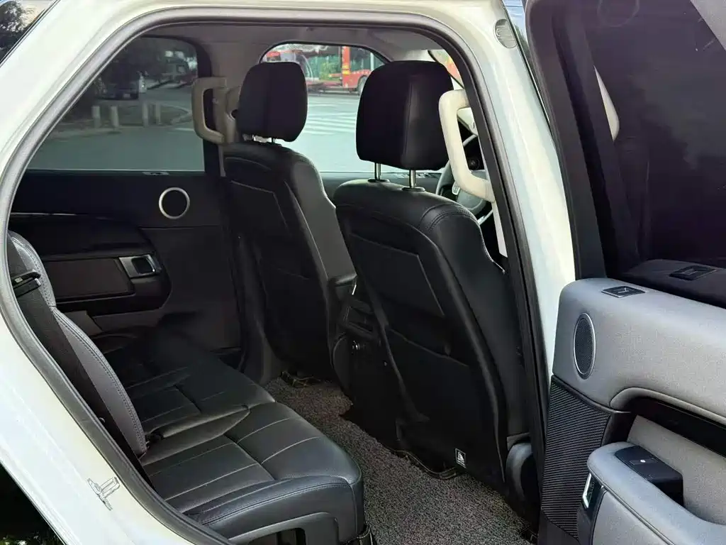 Land Rover Discovery — миниатюра 6