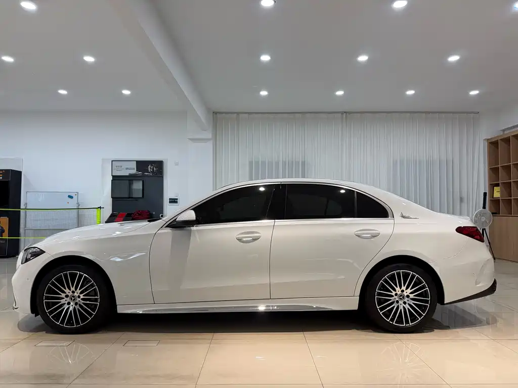 Mercedes-Benz C-Class — миниатюра 5