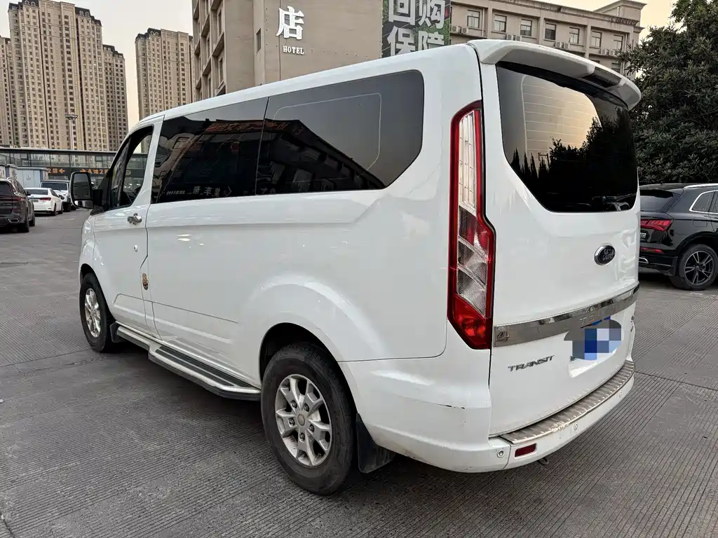 Ford Transit — миниатюра 7
