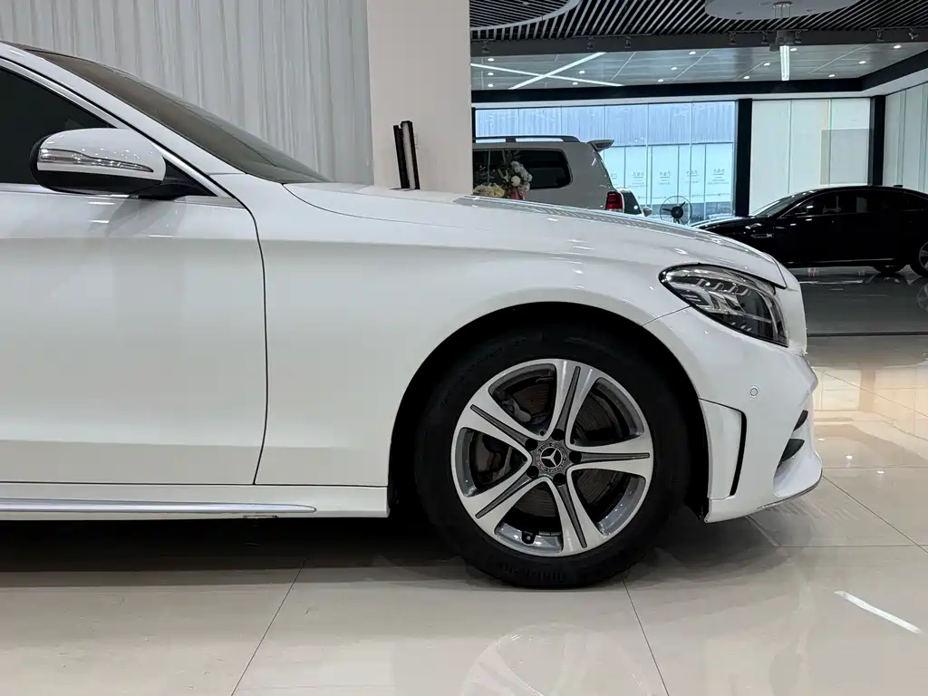 Mercedes-Benz C-Class — миниатюра 4