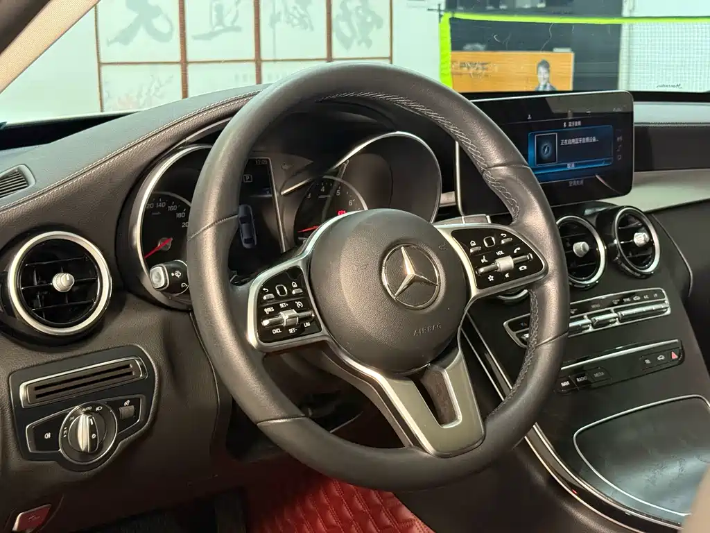 Mercedes-Benz C-Class — миниатюра 13
