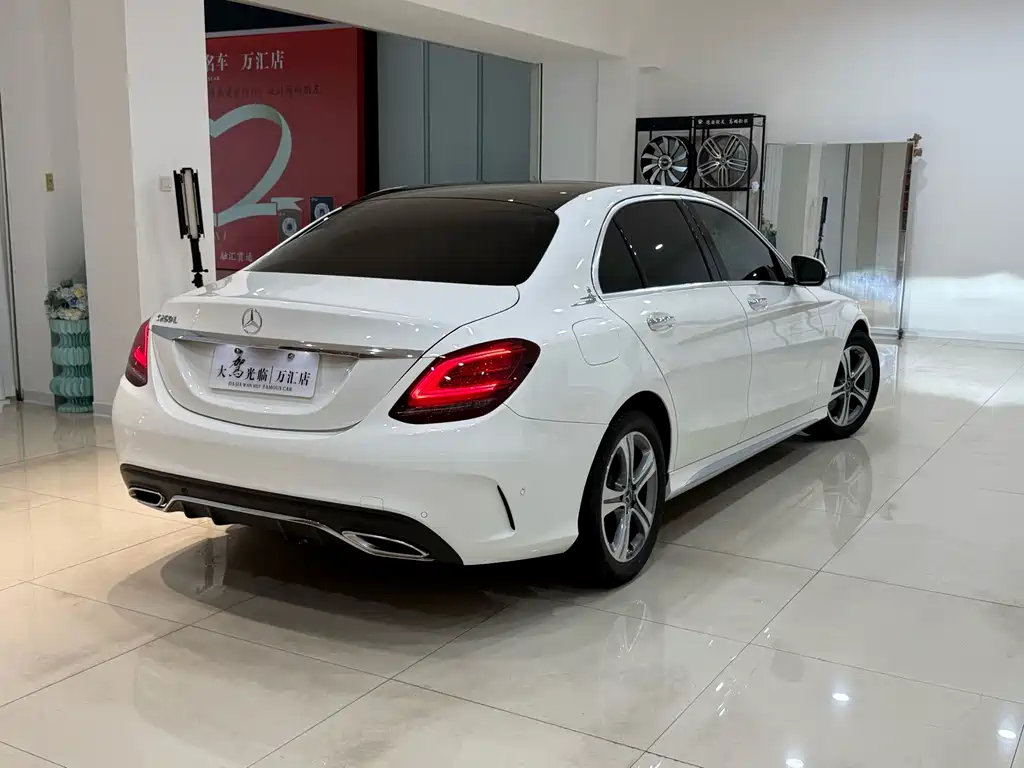 Mercedes-Benz C-Class — миниатюра 7