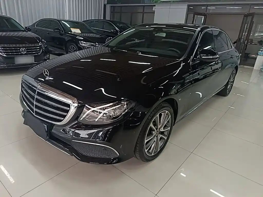 Mercedes-Benz E-Class — миниатюра 2