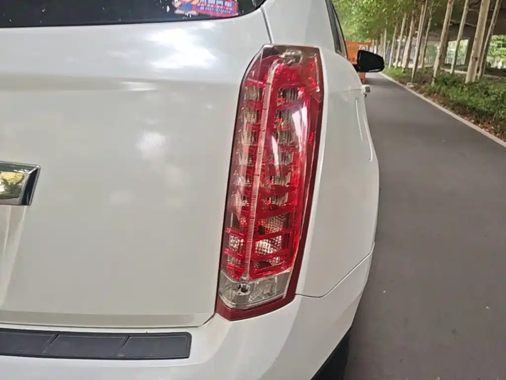 Cadillac SRX — миниатюра 8