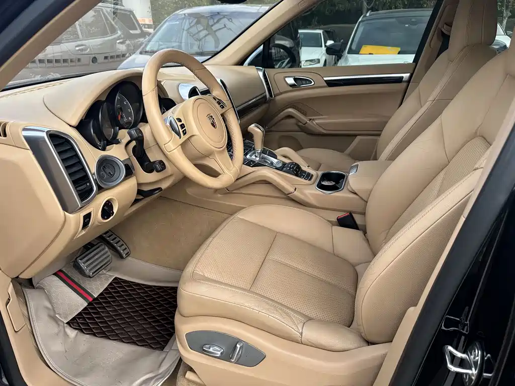 Porsche Cayenne — миниатюра 5
