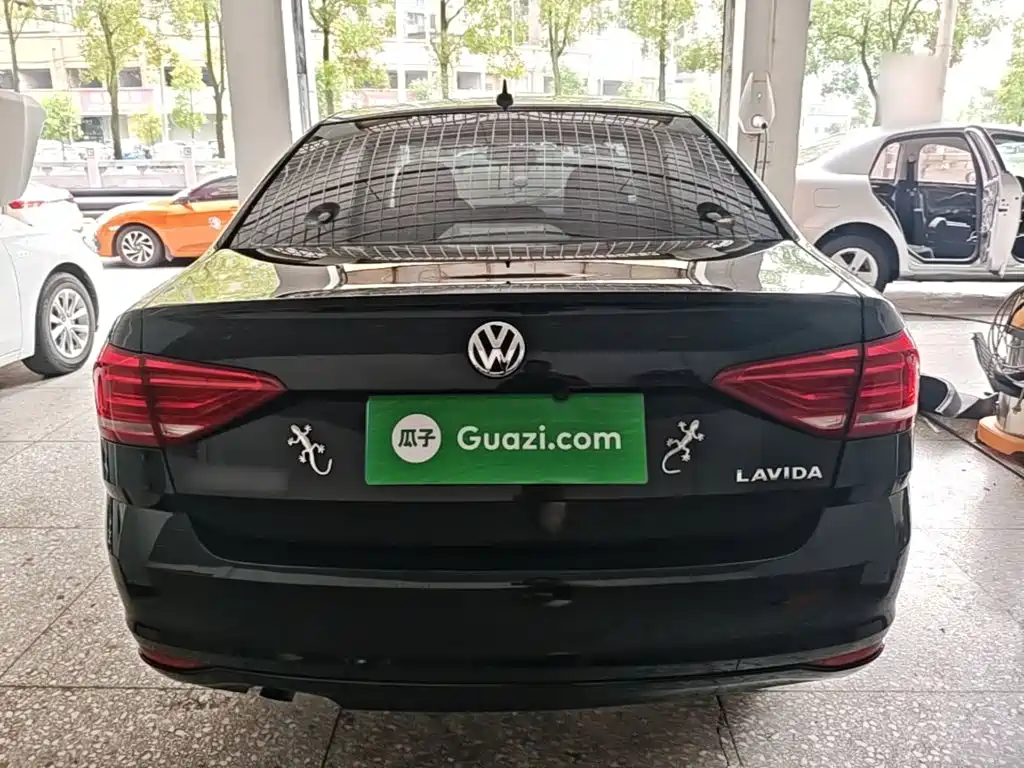 Volkswagen Lavida — миниатюра 6