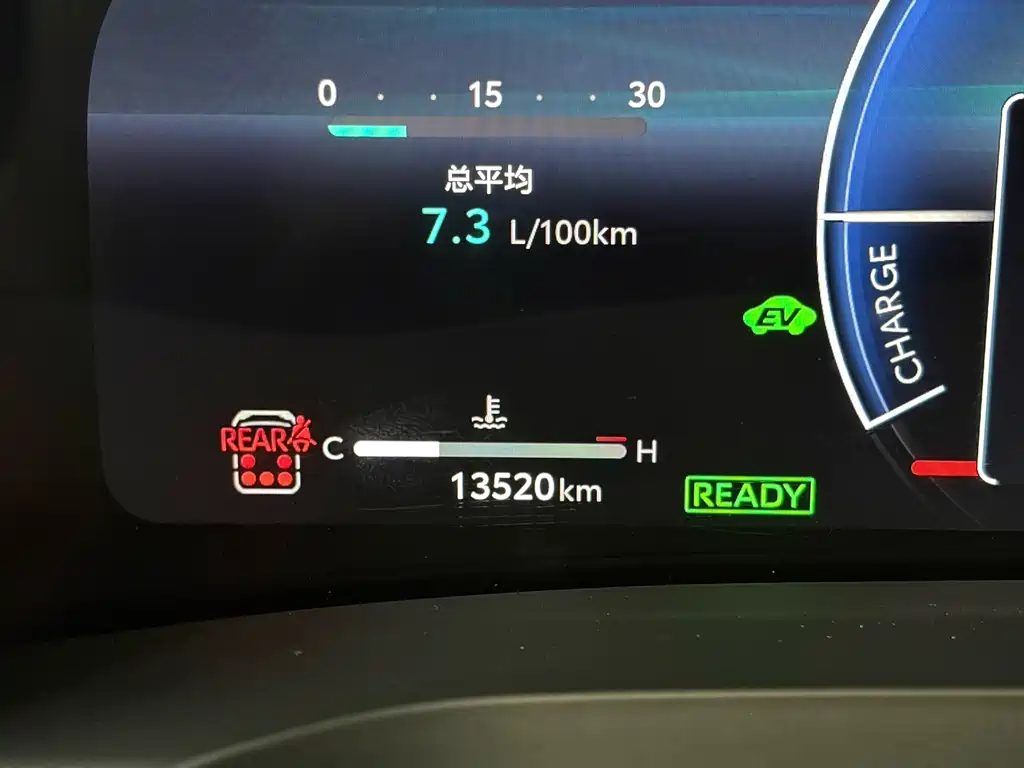 Toyota Alphard — миниатюра 29