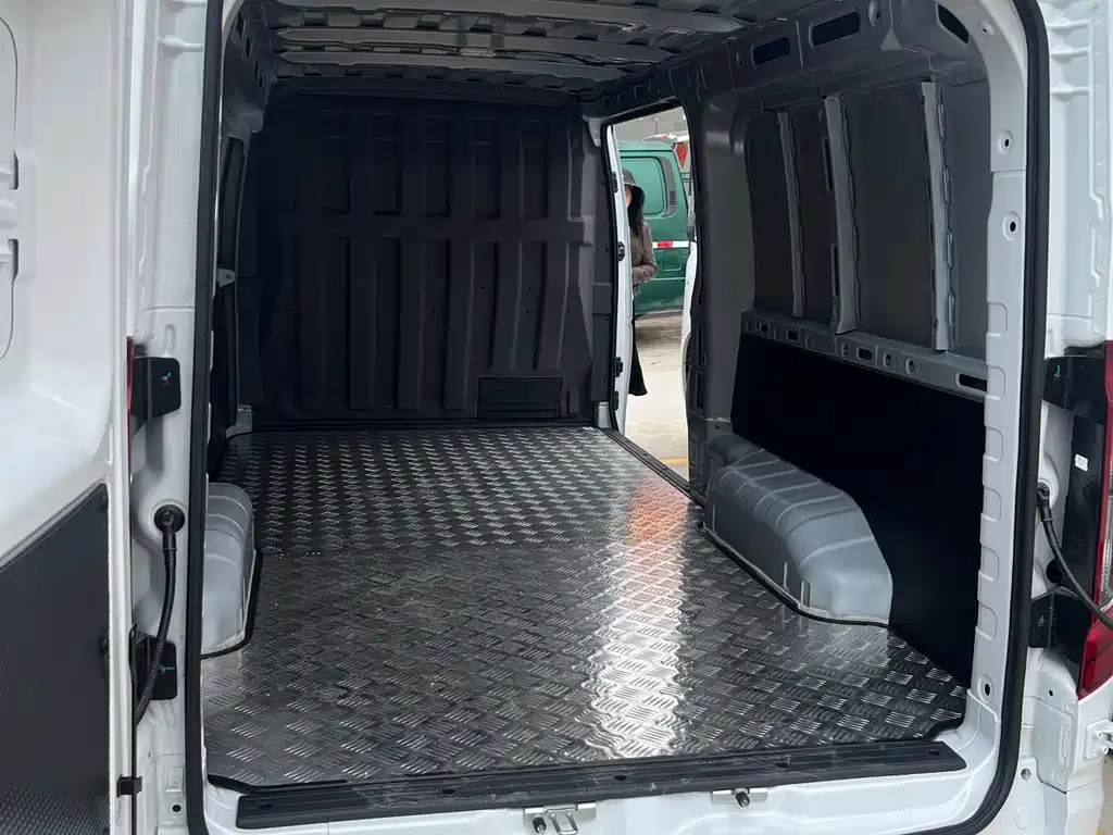 Dongfeng V5 2025 310km