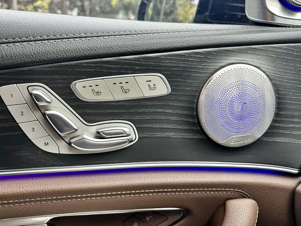 MERCEDES-BENZ E CLASS