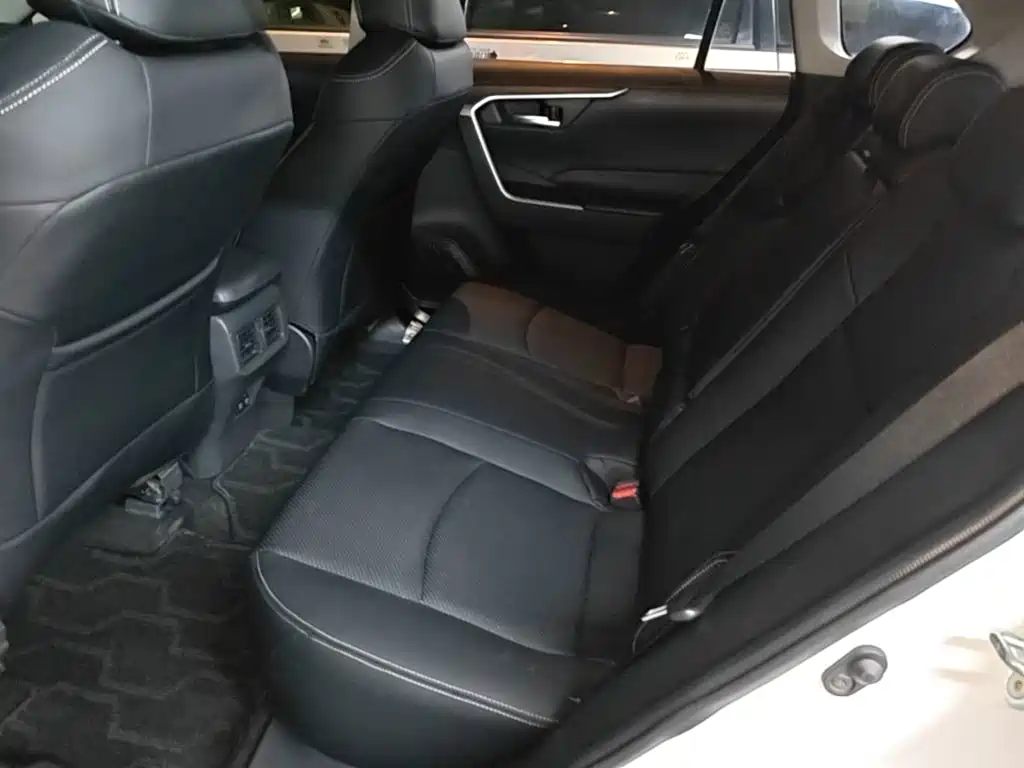 Toyota RAV4 — миниатюра 17