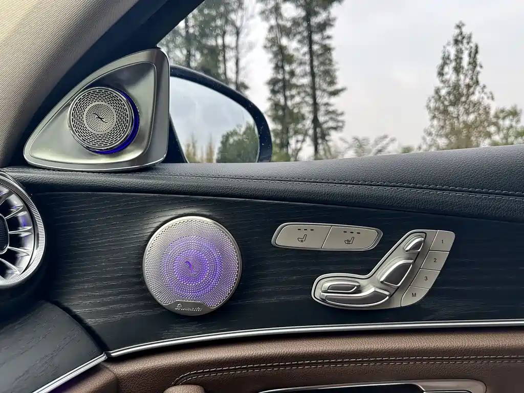 MERCEDES-BENZ E CLASS