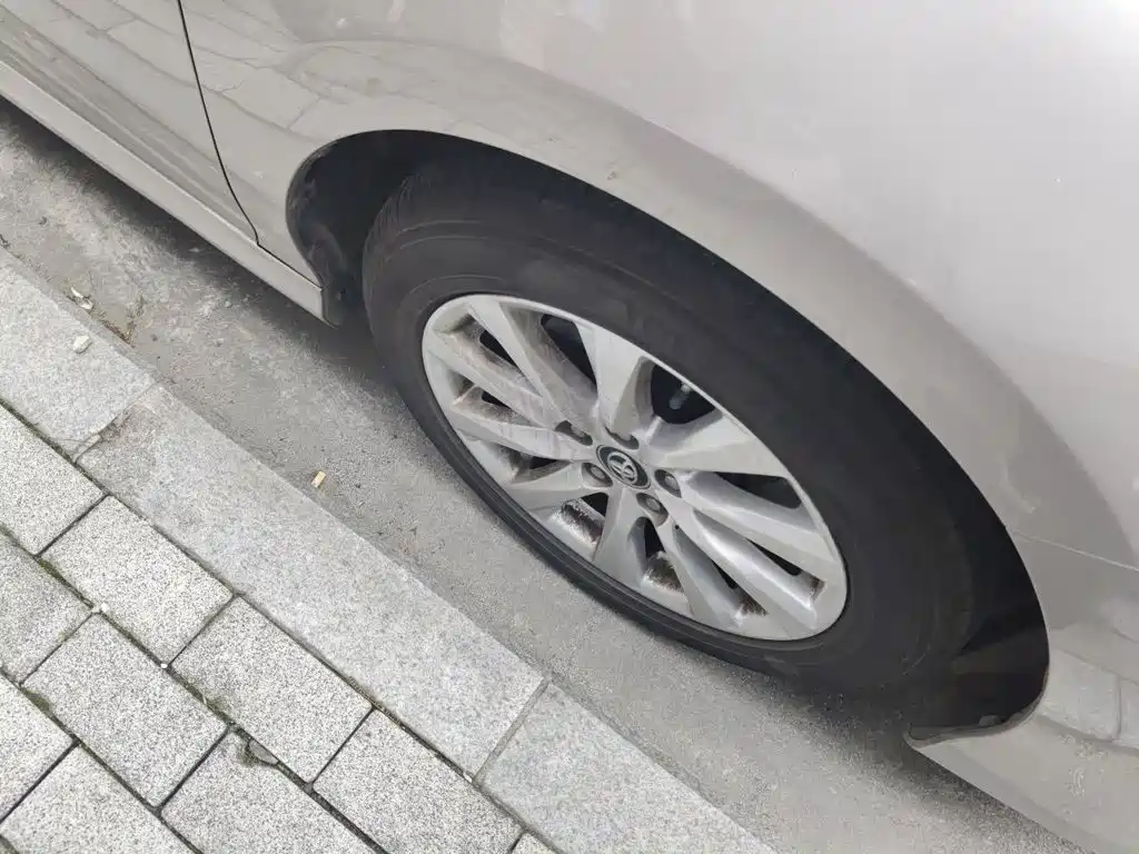 Toyota Camry — миниатюра 9