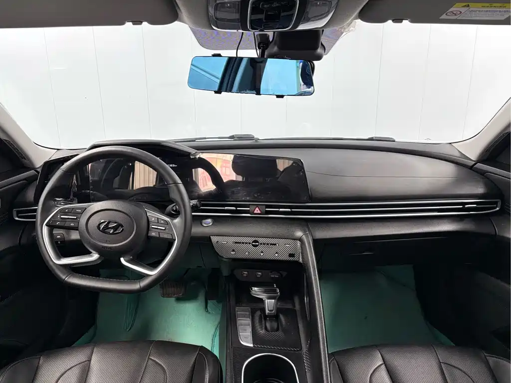 Hyundai Elantra — миниатюра 6