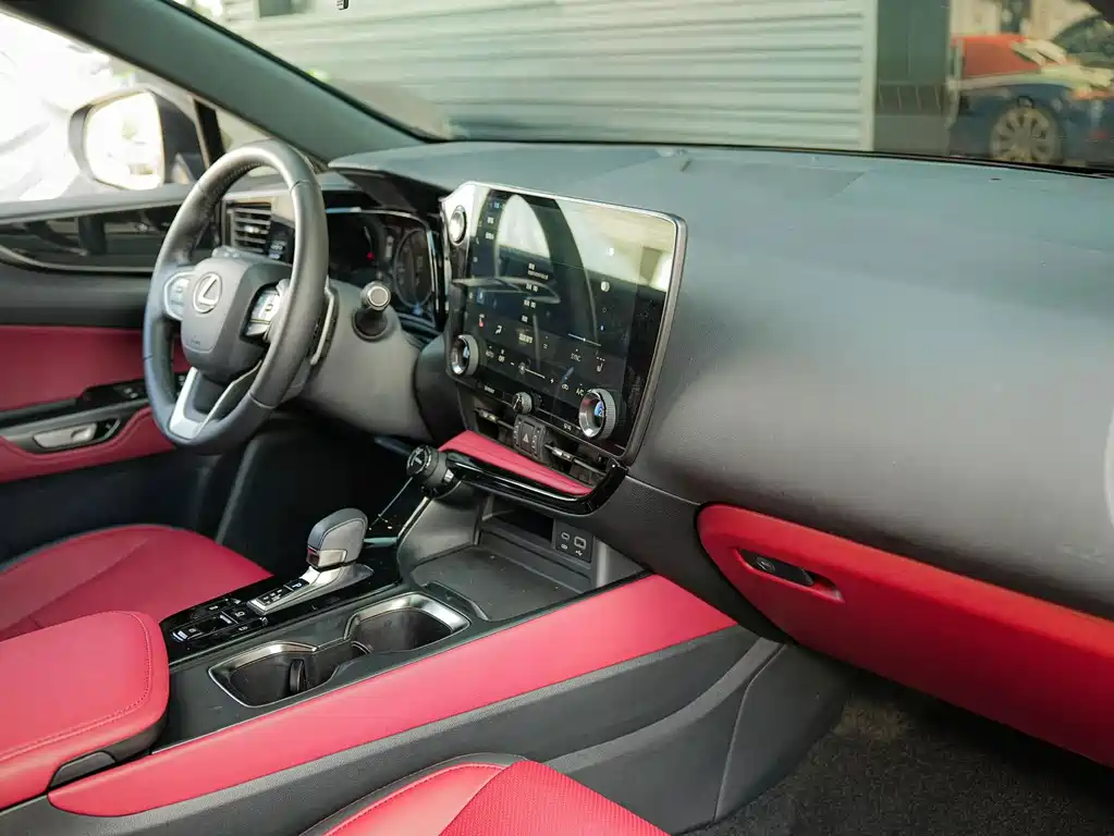 Lexus NX — миниатюра 10