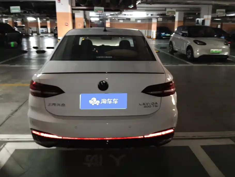 Volkswagen Lavida — миниатюра 4