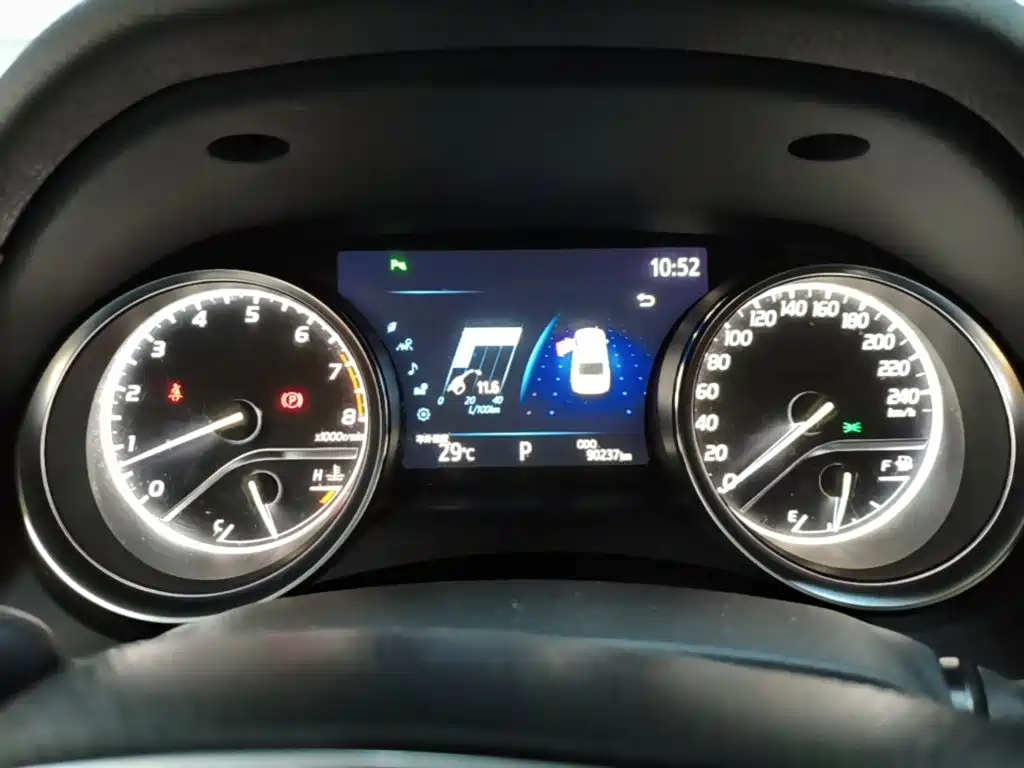 Toyota Camry — миниатюра 12