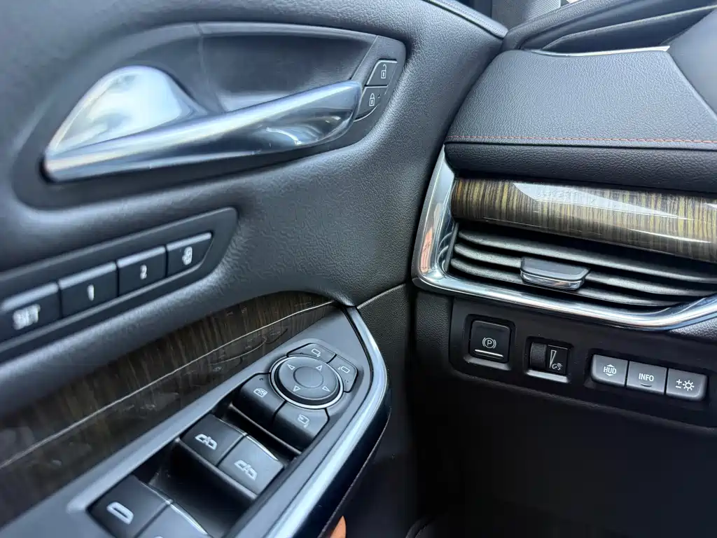 Cadillac XT4 — миниатюра 16