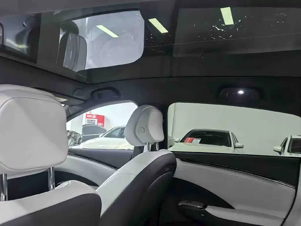 XPeng G7 — миниатюра 4