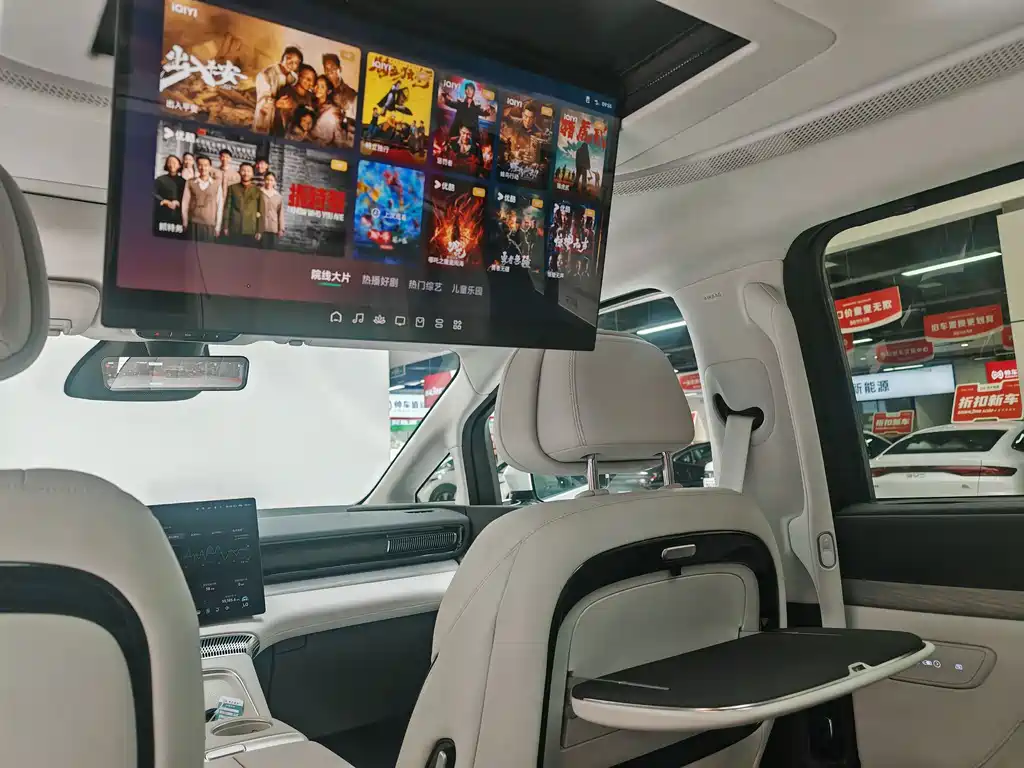 XPeng X9 — миниатюра 12