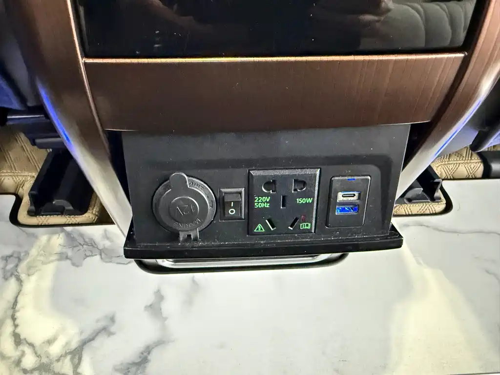 Toyota Sienna — миниатюра 19