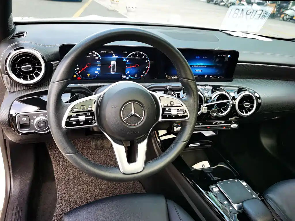 Mercedes-Benz A-Class — миниатюра 11