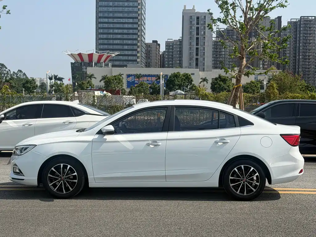 ROEWE I5