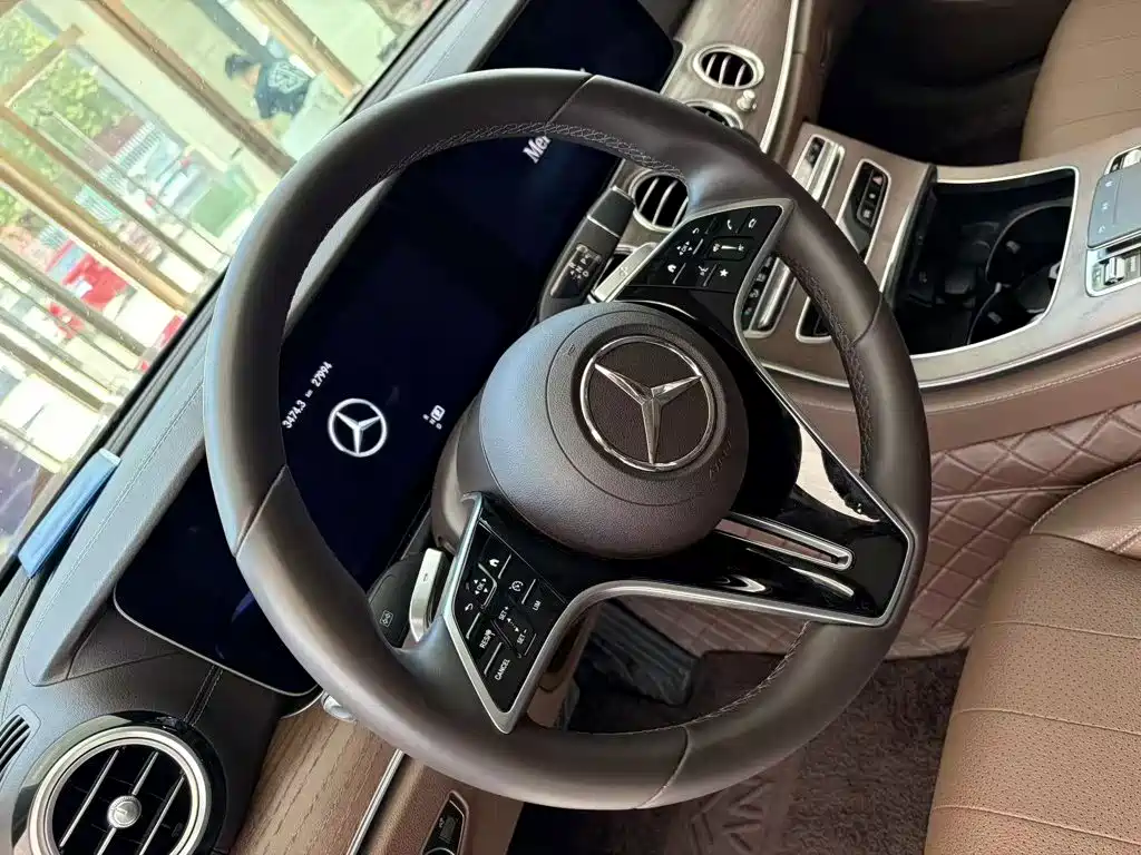 Mercedes-Benz E-Class — миниатюра 6