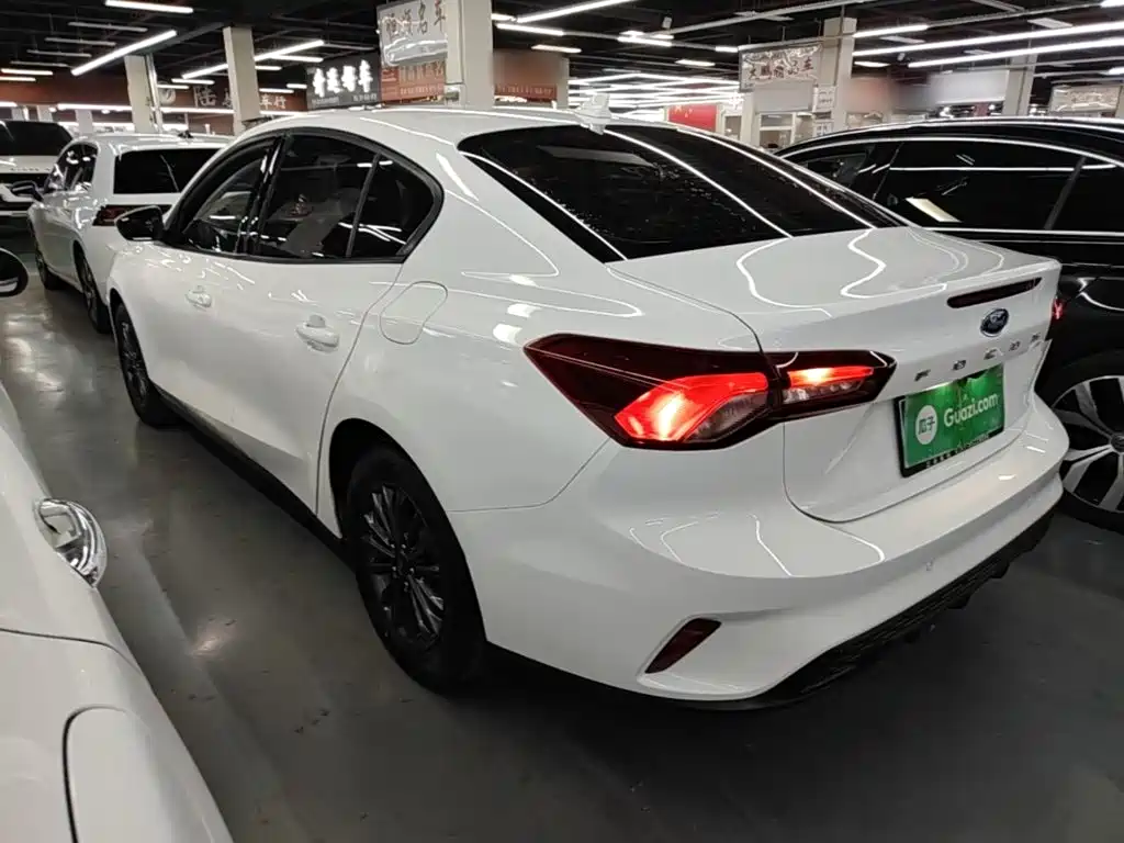 Ford Focus — миниатюра 5