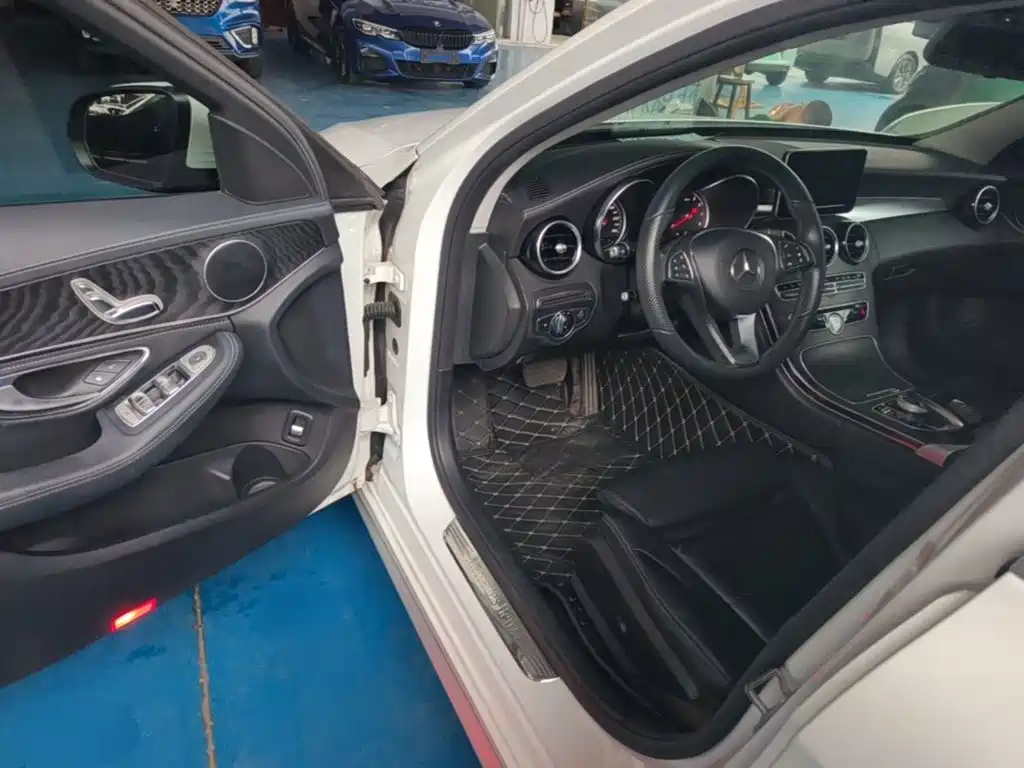 Mercedes-Benz C-Class — миниатюра 16