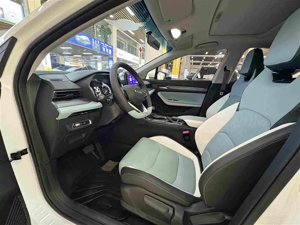 Geely Emgrand S — миниатюра 5